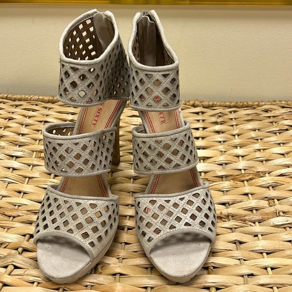 New Miss Sixty beige suede peep toe heels size 38.5 - Picture 1 of 4